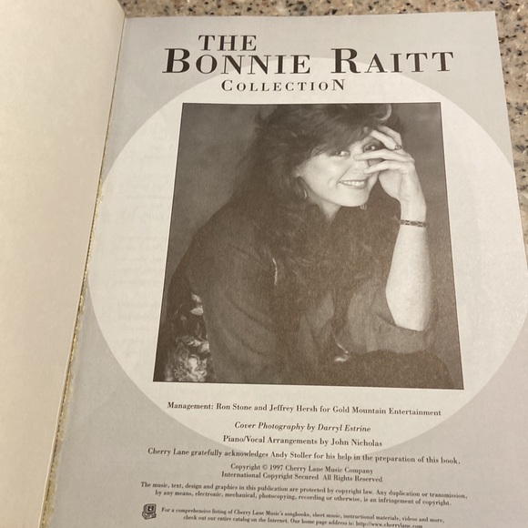 The Bonnie Raitt Collection Songbook Piano, Vocal, Guitar - Picture 3 of 7